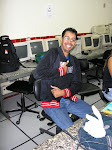 Joemir fazendo pose de técnico galã.
