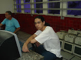 Cabeludo Filho e Osmar ao fundo.