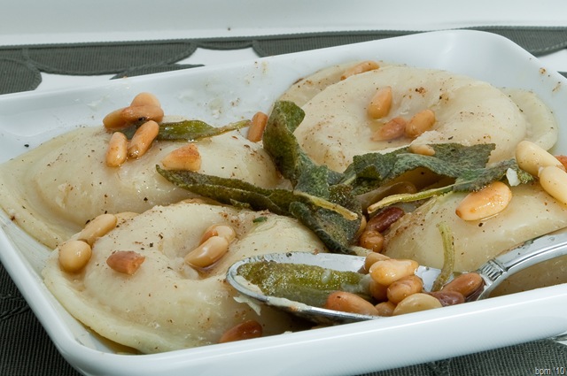 [Ravioli with Brown Butter and Sage-2[2].jpg]