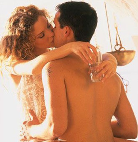 [casal beijando-se[10].jpg]