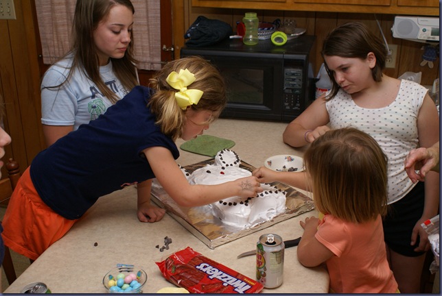 2010-4-2 Bunny Cake 078