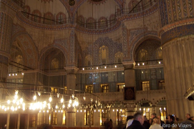 [Interior Mezquita Azul (3)[2].jpg]