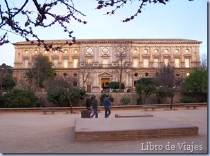 Exterior Palacio Carlos V