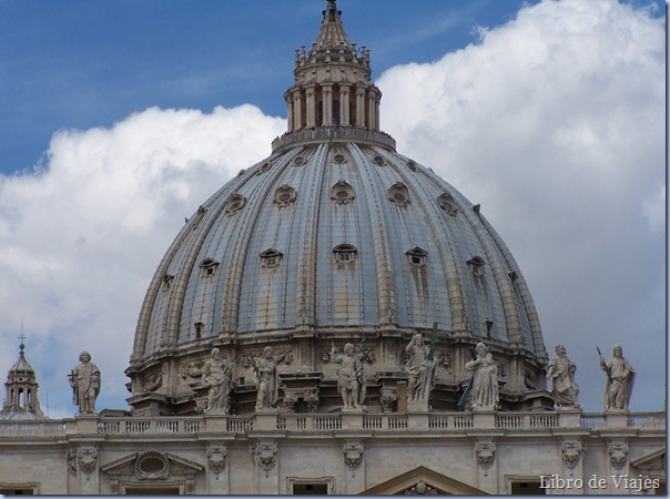Cúpula de la Catedral de San Pedro en la Ciudad del Vaticano Cúpula de la Catedral de San Pedro en la Ciudad del Vaticano