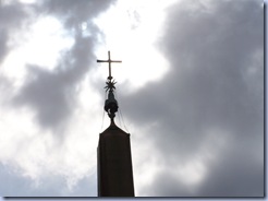 Cruz del Obelisco de la Plaza de San Pedro. Sólo Dios, si existe, puede juzgar algunos actos de la Iglesia Cruz del Obelisco de la Plaza de San Pedro. Sólo Dios, si existe, puede juzgar algunos actos de la Iglesia