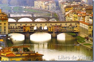 Puente Vecchio en Florencia visto desde el Fuerte del Velvedere