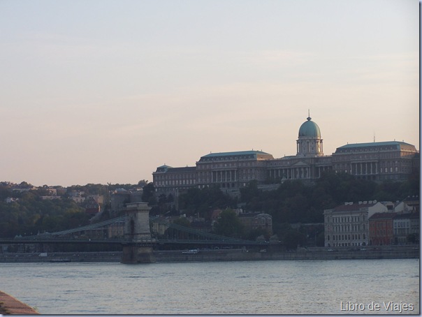 Puente de las Cadenas y Castillo de Budapest