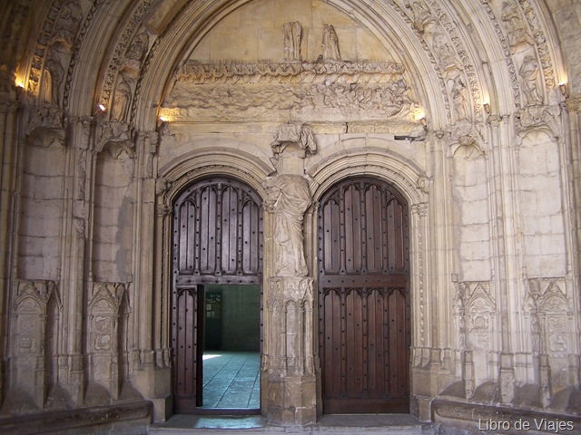 [Pórtico exterior de la Capilla Mayor que daba acceso a la escalera del Papa para la salida del otro lado del Palacio de los Papas[5].jpg]