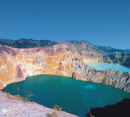 Kelimutu Lake, three colors