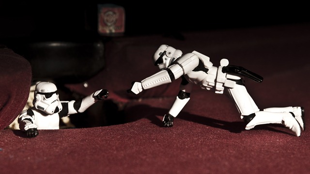 [stormtrooper buraco 16 9[3].jpg]
