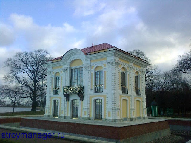 Архитектура Санкт-Петербурга. Петродворец, павильон Эрмитаж