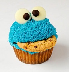 cookie-eating-cookie-monster-cupcake1-287x300