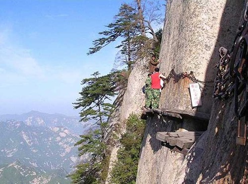 huashan mountain road (3) huashan mountain road (3)