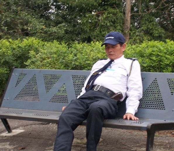 [sleeping-security (6)[2].jpg]