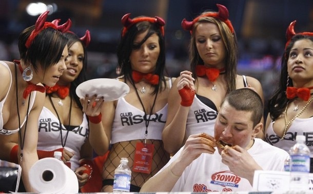 [wing-bowl-2009 (13)[2].jpg]