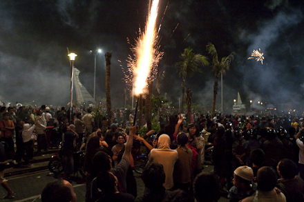 Makassar081231-2.dSTst7tSvOv1.jpg