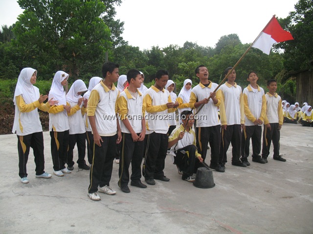 [OSISSMANPintarSambutHariPendidikanNa[10].jpg]