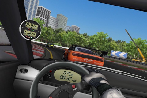 Real Racing gameplay screenshot Real Racing gameplay screenshot