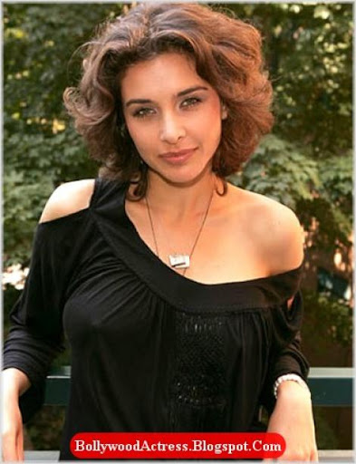 sexy lisa ray actress