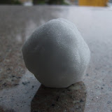 某人捏的雪球