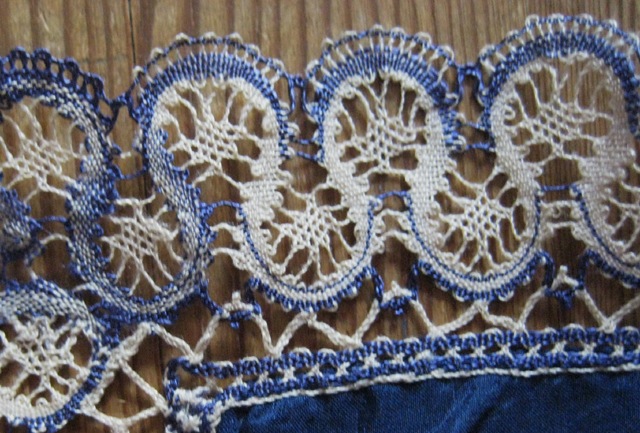 [Hallberg Lace Detail 3[9].jpg]