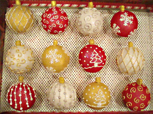 ornament_cupcakes_2.jpg