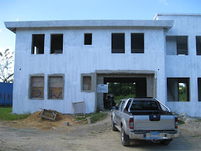 The front (south) side with a carport