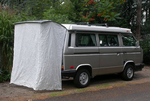rear_hatch_tent.jpg
