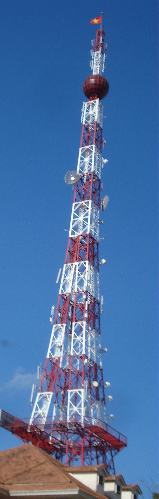 [TorreEiffelDalat11.jpg]
