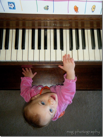 play me a song, piano bean