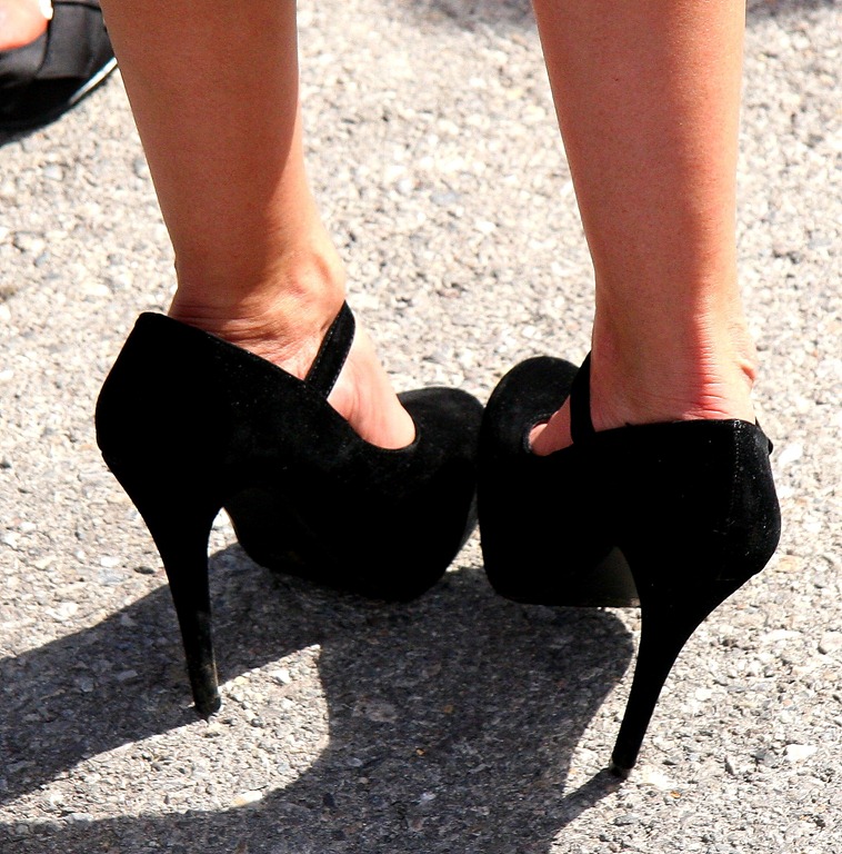 [heels121.jpg]