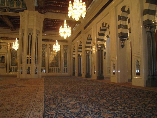 [interior Sultan Qaboos Masjid[3].jpg]