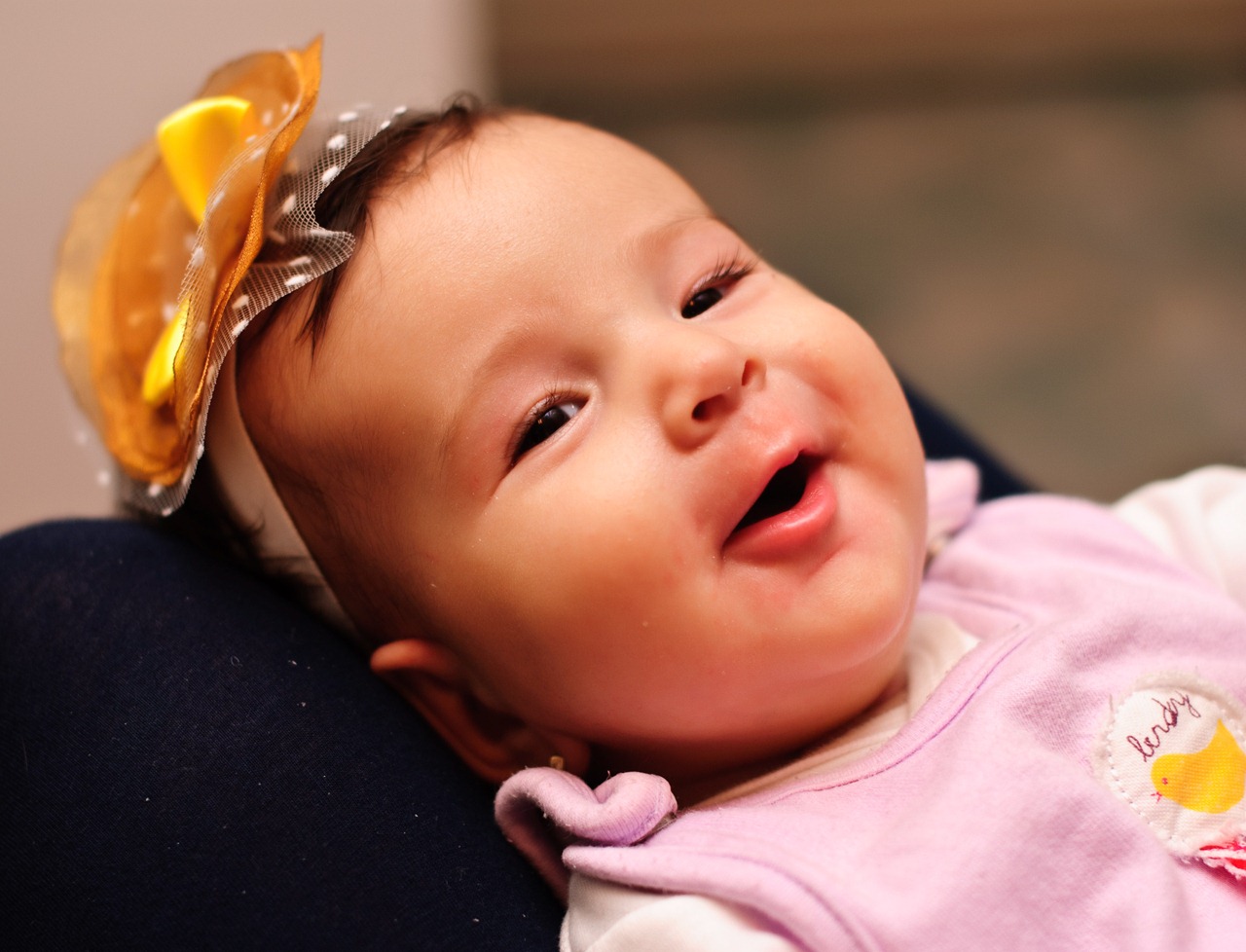 [model-yellow-brown-flower-happy[3].jpg]