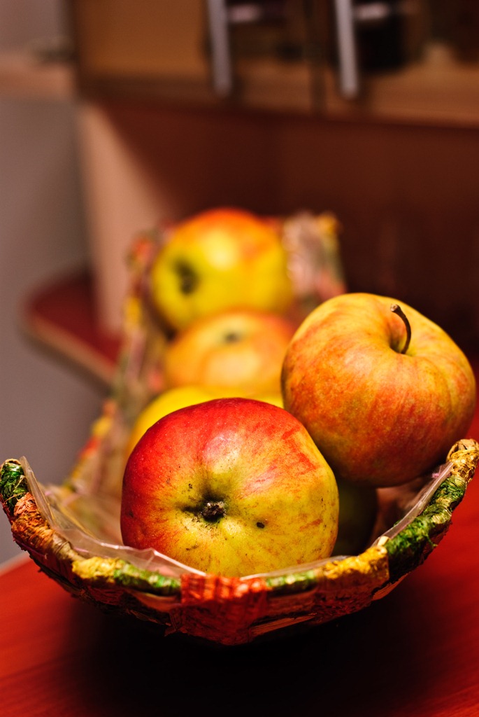 [fruity-fruits-apples-2[3].jpg]