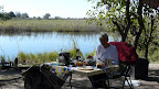 Am Kwando Fluß, ein lekkers Brunch nach einer morgen Pirschfahrt mit Leopard.
