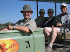 Meine Gäste in der Ersten Reihe, Gamedrive in Mt Etjo. April 2005 Meine Gäste in der Ersten Reihe, Gamedrive in Mt Etjo. April 2005