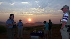 Ein schöner “Sundowner” am Rand der Namib, Wolwedans. Ein schöner “Sundowner” am Rand der Namib, Wolwedans.