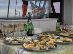 Frische und Überbakene Auster und noch viel mehr Lekkeres und Sekt Frische und Überbakene Auster und noch viel mehr Lekkeres und Sekt