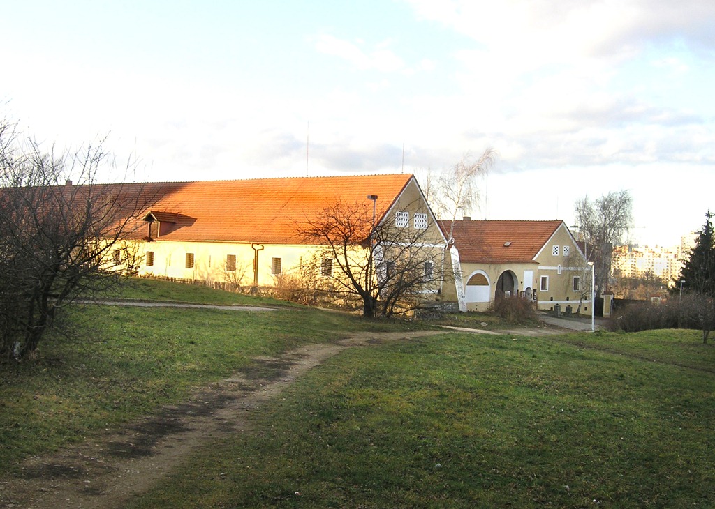 [Praha_Toulcov_dvor_východ[4].jpg]