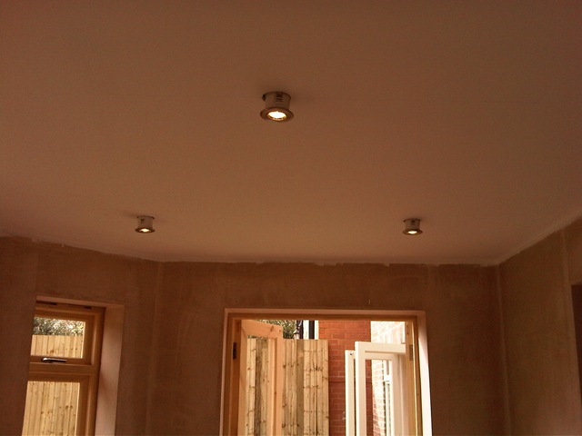 [Ceiling lights in Goodby sun lounge[2].jpg]