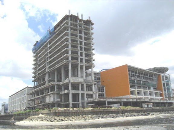 Hotel dan Mall dari sisi laut