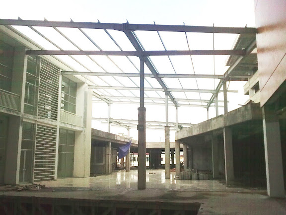 Citywalk @ PaBas menuju Entrance Building, keramik sudah terpasang. Per 8 Des 2009