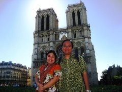 [1055-Us-in-front-of-Notre-Dame-cathedral[3].jpg]