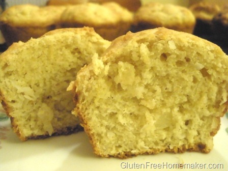 [pineapple coconut muffins[5].jpg]