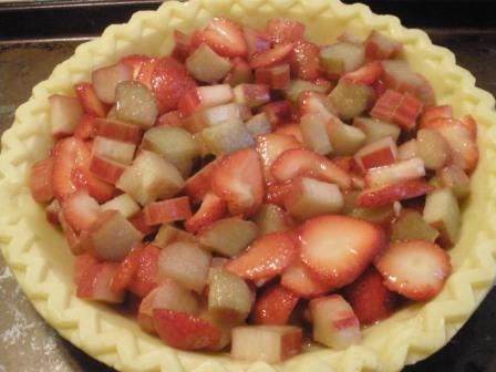 [strawberry rhubarb pie2[5].jpg]