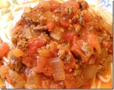 spaghetti sauce on pasta