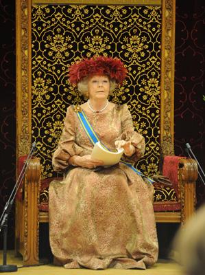Afbeelding: Koningin Beatrix leest troonrede: 2009