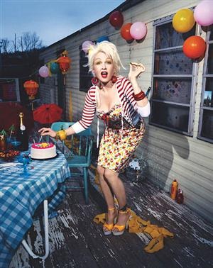 [cyndi_lauper_newsmakers_NM02_vl_vert[2].jpg]