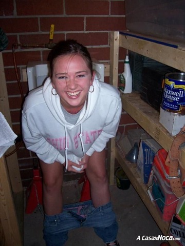 [girls-in-toilett-52[4].jpg]