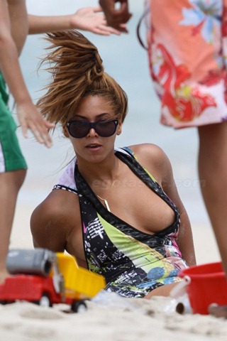 [beyonce-03[4].jpg]